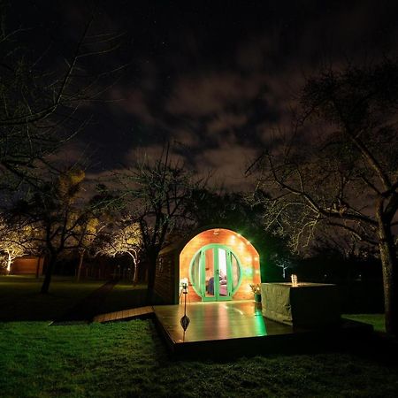 Orchard Farm Luxury Glamping And Campsite 글라스턴버리 외부 사진